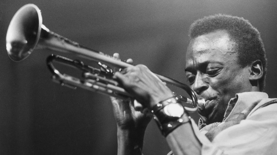 miles-davis-2_wide-b2ba5a4cdd0039f88f30a83a579e47dc9874b5bd-s900-c85.jpg